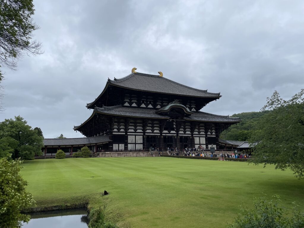 Todai-ji temple is one of the world's largest wooden buildings; and is stunning even in the rain