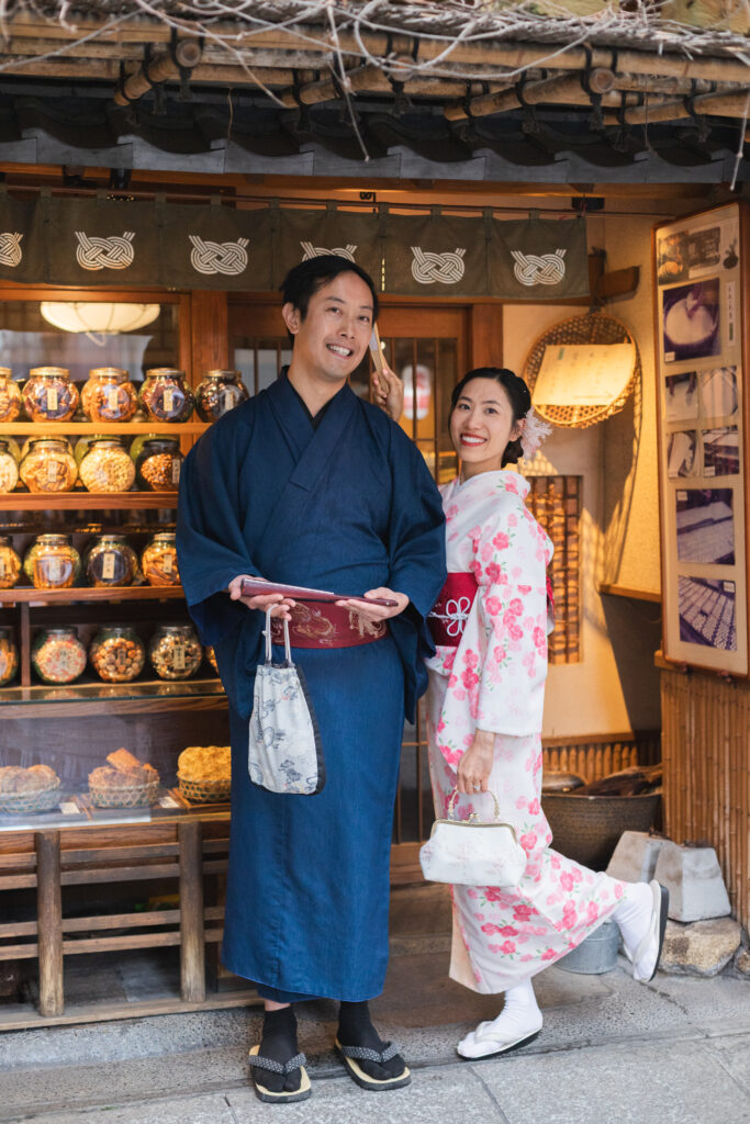 Couple wearing traditional Japanese kimonos in Tokyo cultural experience