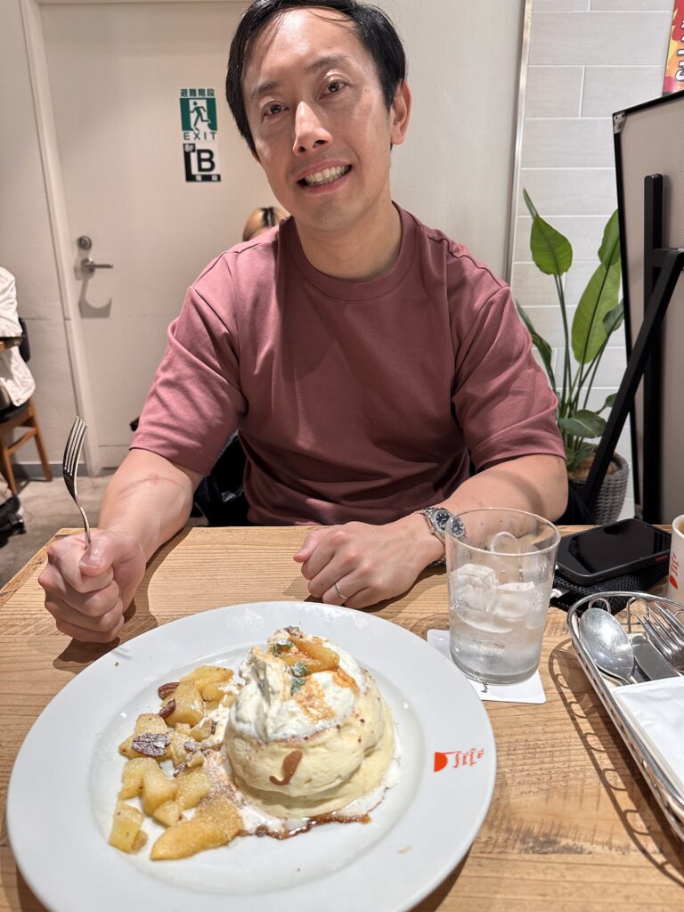 Couple having dessert at French Toast Factory in Akihabara Tokyo experiences